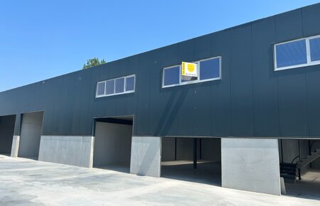 Goed gelegen nieuwbouw KMO unit van 288 m² + 2 parkeerplaatsen