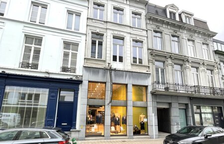 Goed onderhouden instapklare winkelruimte op commerciële locatie te Gent