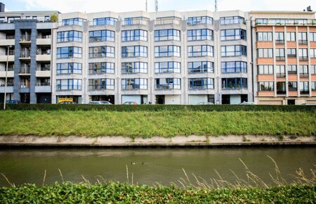 Gelijkvloers kantoorruimte in gebouw “Aquarel” te koop, vlakbij Gentse stadsring