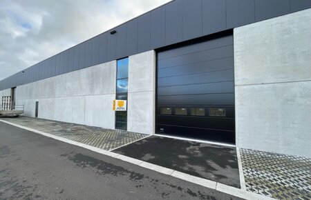 265m² kmo unit met 2 parkeerplaatsen te huur in Lokeren - industriepark E17/4