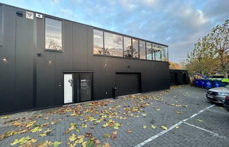 *VERKOCHT* Uniek bedrijfsgebouw te koop in Melle op toplocatie (nabij R4)