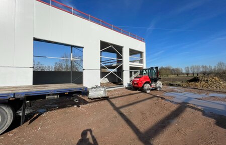 Loods met mezzanine en parking te huur op toplocatie in Evergem te huur - Project Heermeers