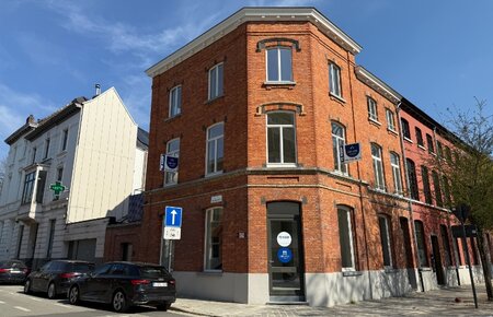 Unieke gerenoveerde handelsruimte op 50 meter van de Coupure