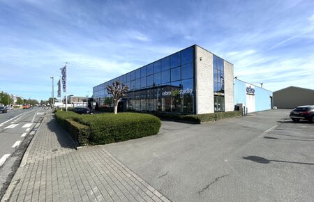 Polyvalent bedrijfspand met uitstekende visibiliteit & ruime parking – Gent (Havengebied)