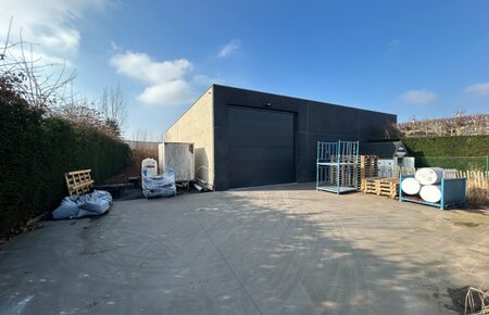 Te koop: recent magazijn van 420 m² nabij centrum Merelbeke