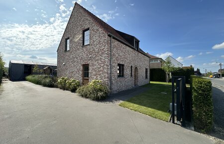Prachtige recente woning met mooie tuin & magazijn van 420 m²