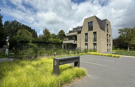 Ruim en luxueus dakappartement met prachtig dakterras – topligging in Destelbergen