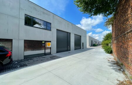 *VERHUURD* 173m² nieuwbouw magazijnruimte te huur op toplocatie in Gent.