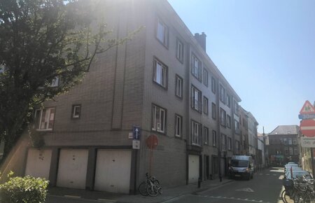 Tussen Dampoort en St Jacobs,  ruim 2 slk appartement, in de onmiddellijke omgeving van winkels en openbaar vervoer