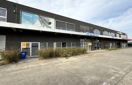 Moderne KMO-unit met magazijn en kantoorruimte in Mariakerke