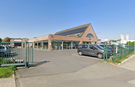 *** VERKOCHT *** - Opbrengsteigendom te koop – commerciële toplocatie in Erpe-Mere