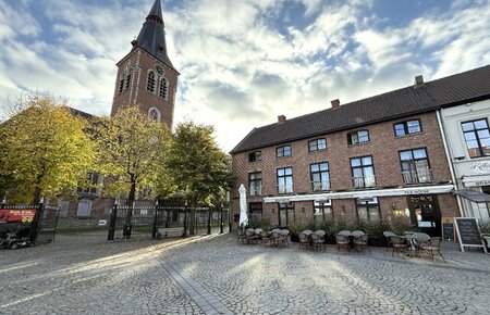 Karaktervolle opbrengsteigendom met 5 appartementen op toplocatie – Markt