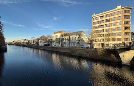Exclusief ruim en lichtrijk appartement met panoramisch zicht op Gent (Visserij)