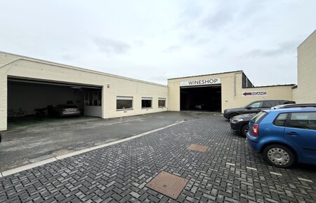 Winkel/polyvalent ruimte aan Gentbruggebrug