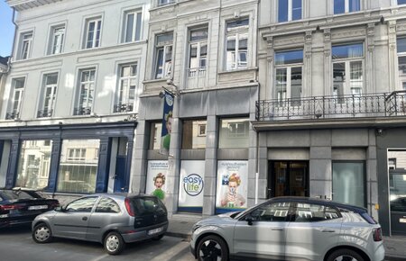 Instapklare winkelruimte op commerciële locatie hartje Gent