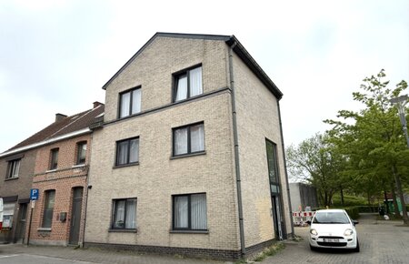 Modern gelijkvloers appartement nabij Sportcentrum Sint-Gillis