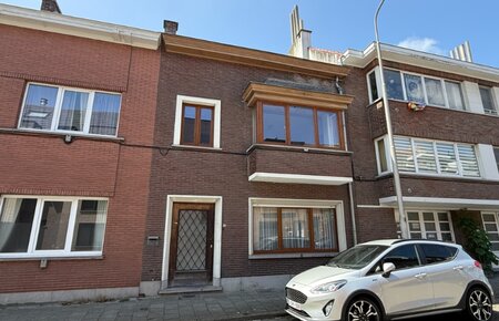 Ruime woning met prachtige tuin nabij Park Rozebroeken