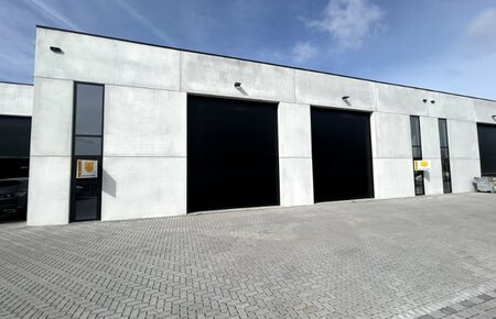 Nieuwbouw KMO-unit van 886 m² – topligging Deinze Noord