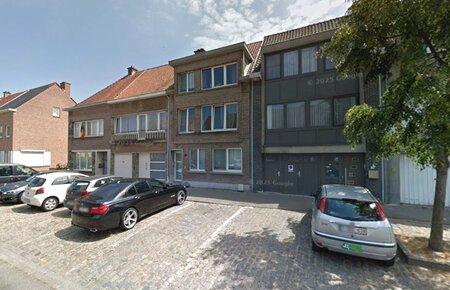 Gerenoveerd appartement op toplocatie nabij station en ziekenhuis (campus Temse)