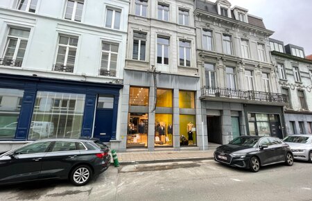 Goed onderhouden instapklare winkelruimte op commerciële locatie te Gent